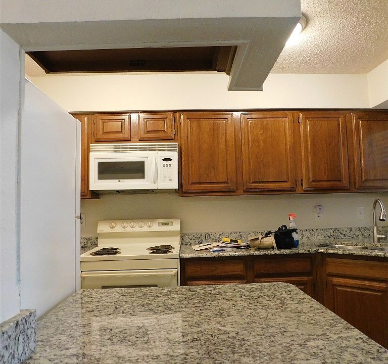 1st image of 1909 Cloisters Dr APT 1022
