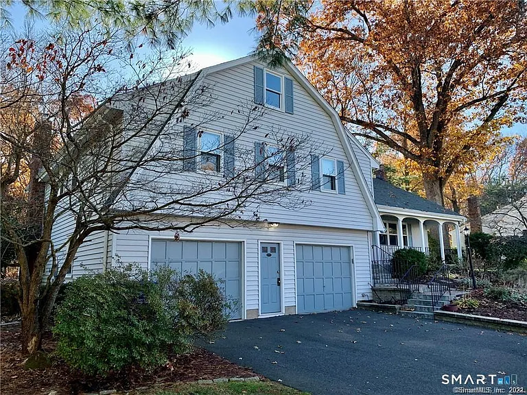 121 Rockledge Dr — Photo 3