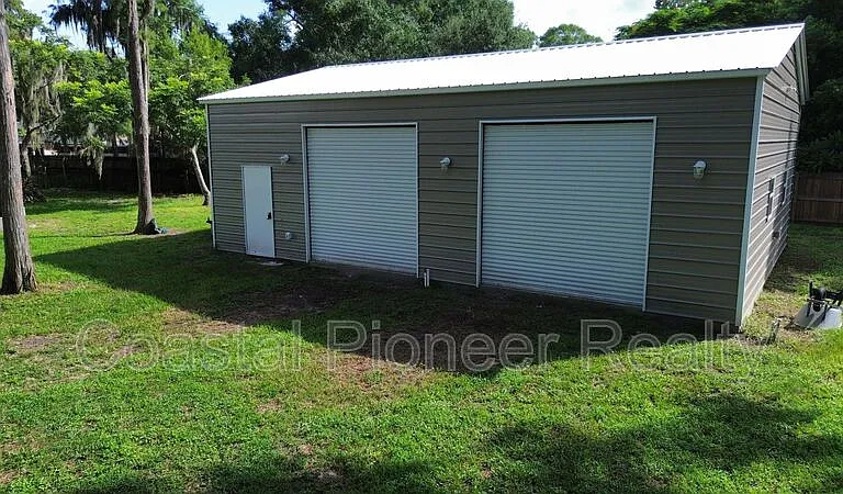 18306 Crawley Rd — Photo 47