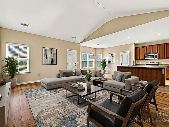 5th image of 16 Litchfield Drive