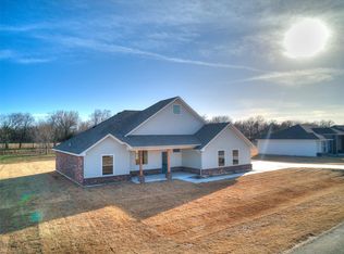 712 Apple Blossom Way, Washington, OK 73093