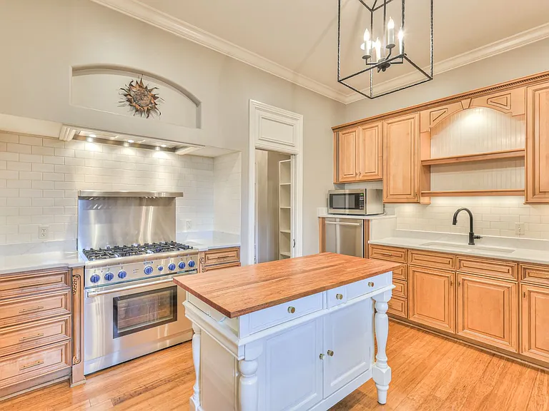 4100A Oriole Pl — Photo 8