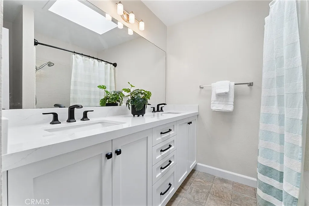 3 bed, 1618 sqft, $4,850 — Photo 4
