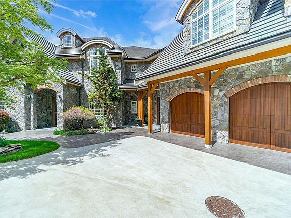 3rd image of 225 Swick Rd