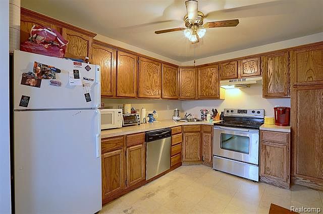 37688 Groesbeck Hwy, photo 8