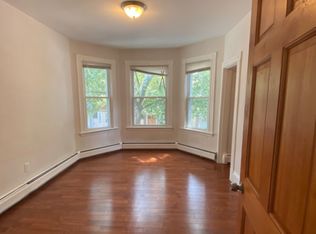 224 Chelsea St #1U, Boston, MA 02128