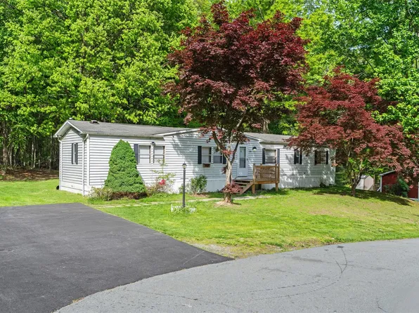 26 Redwood Street, Bloomingburg, NY 12721