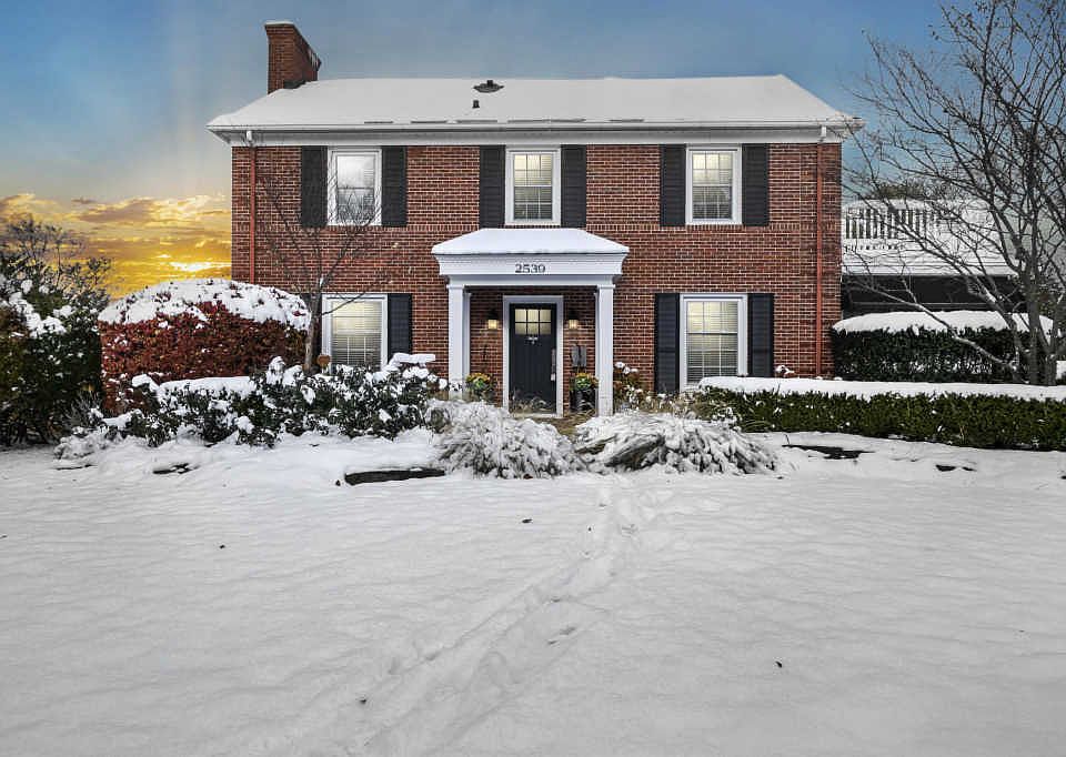 1st image of 2539 Maplewood Dr SE