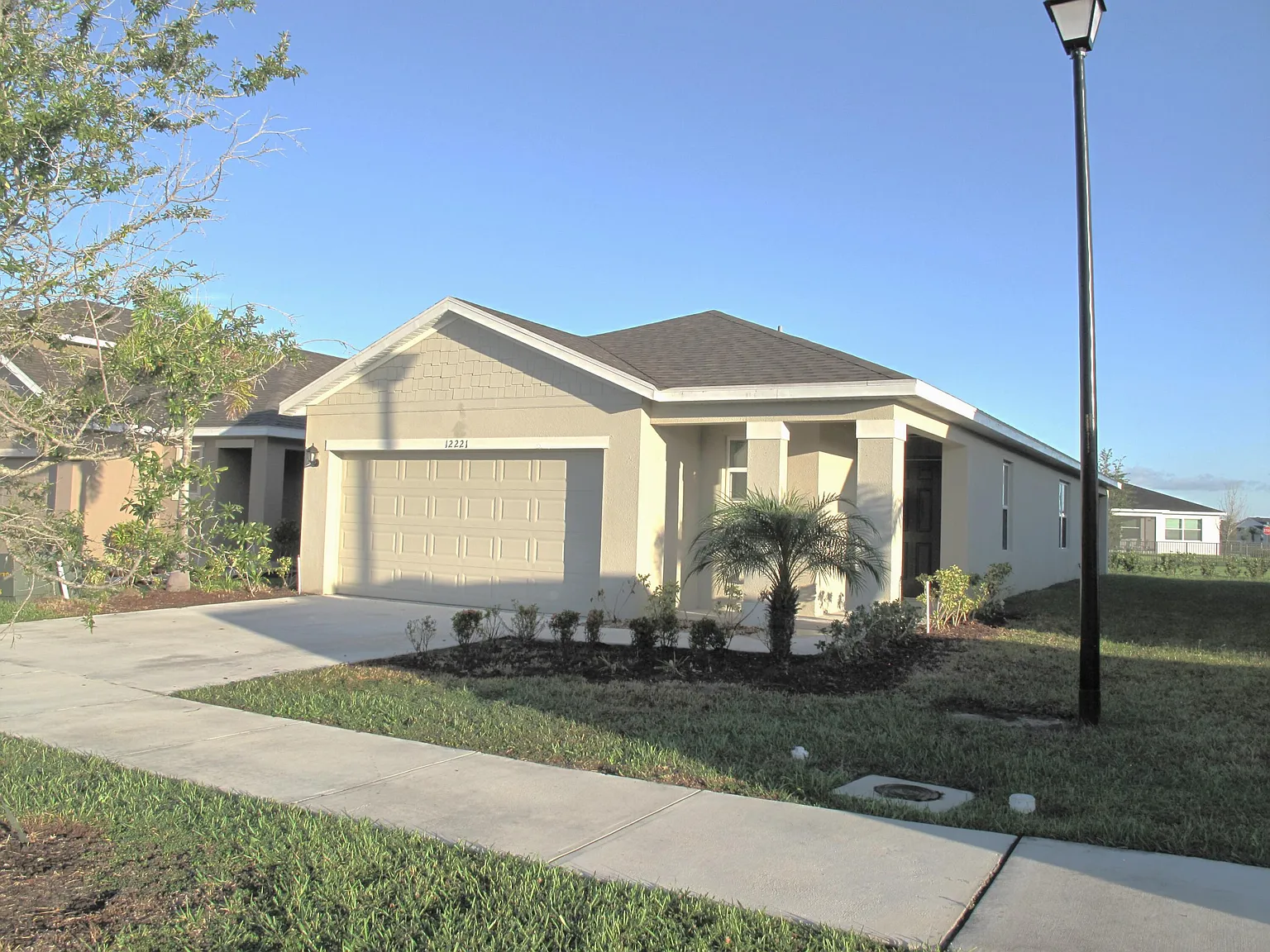 3 bed, 2.0 bath, 1614 sqft, $2,500 — Photo 3