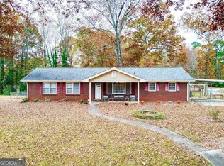 609 Creek View Dr, Lawrenceville, GA