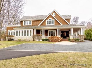 1190 Edgewood Rd, Lake Forest, IL 60045