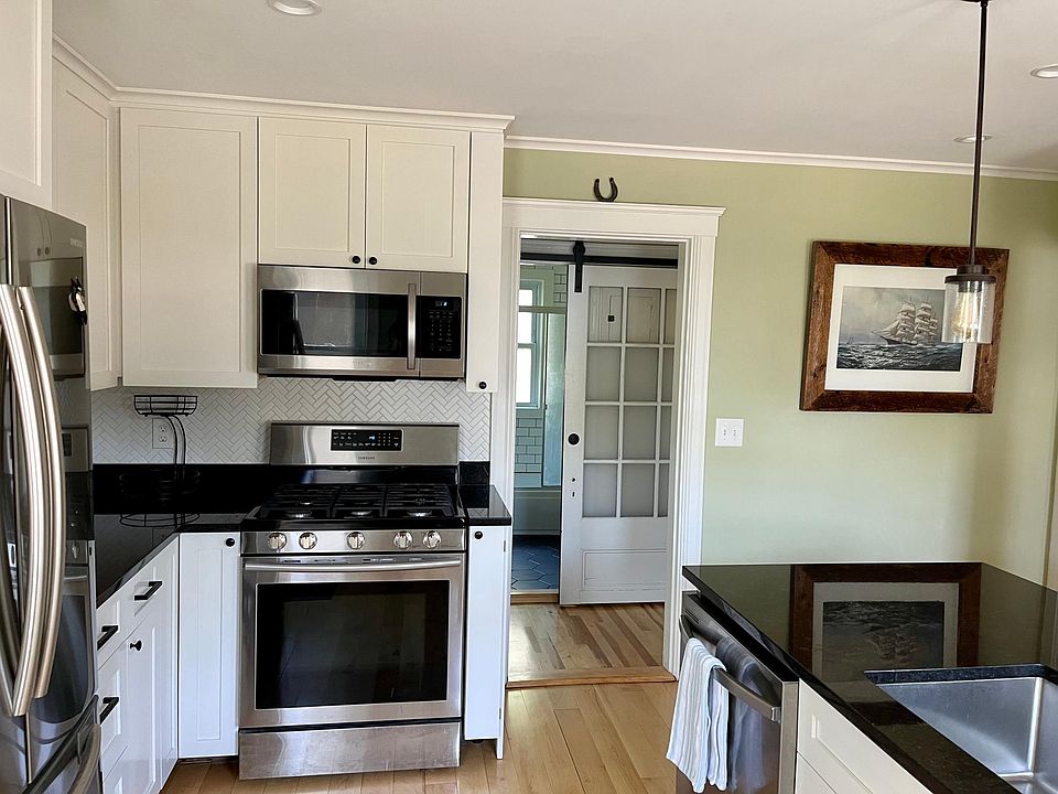 1st image of 166 Allen Ave #1