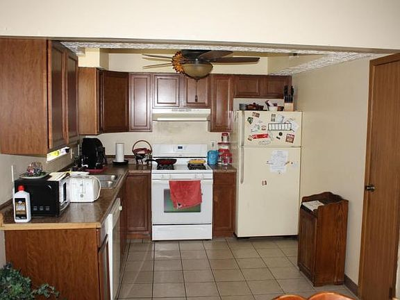 3rd image of 6653 Maple Canyon Ave