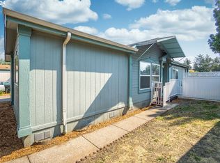 20695 NE Crestview Dr, Fairview, OR 97024