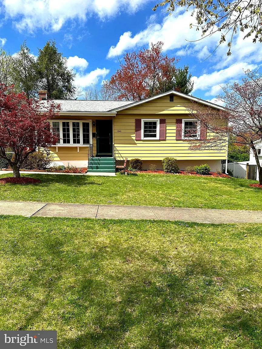1040 Welsh Dr photo 1