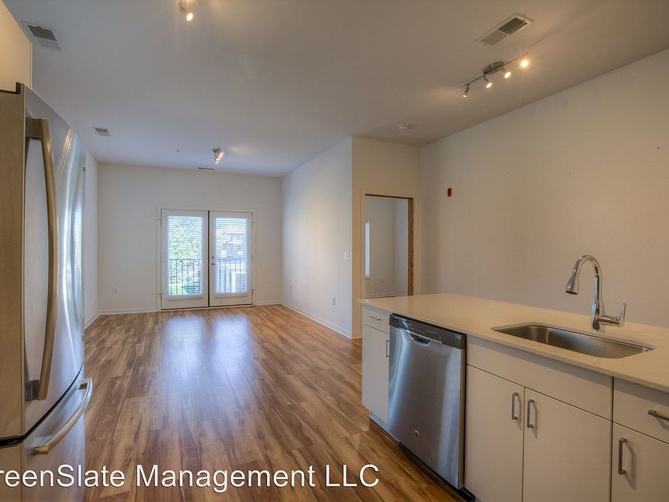 1st image of 3824 Farnam St APT 206