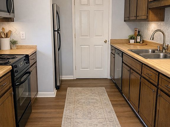 5th image of 137 Tamara Ct