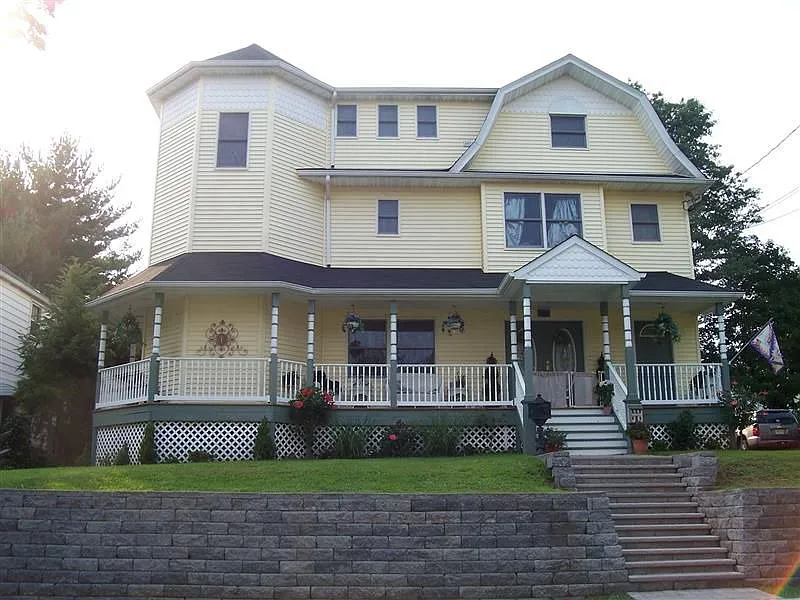 164 Eastern Way #1 photo 1