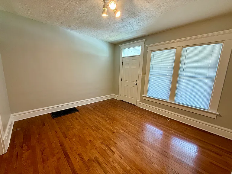 325 Clinton St #325 — Photo 5