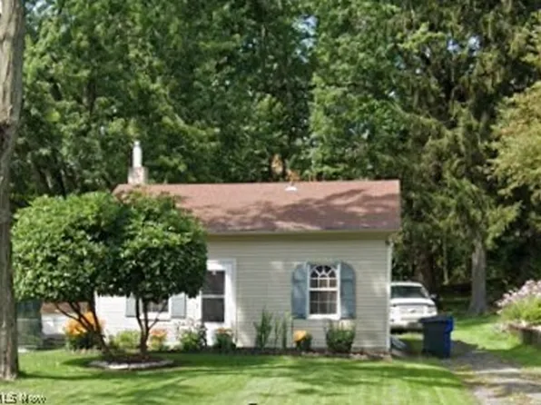 535 N Freedom St, Ravenna, OH 44266