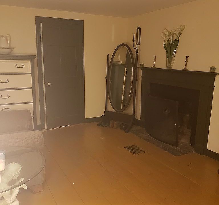 2nd image of 184 Portland St