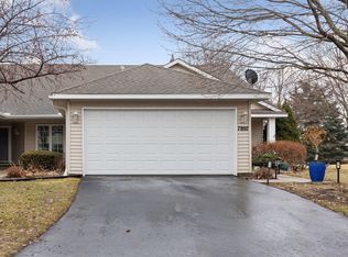 7897 Barrymore Ln, Woodbury, MN 55125