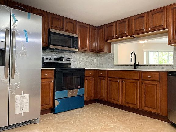 2nd image of 9877 Westview Drive #627