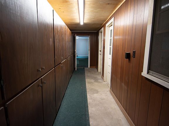 3rd image of 43 W 2nd Ave