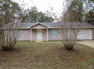 526 Greenberry Dr, Cantonment, FL 32533