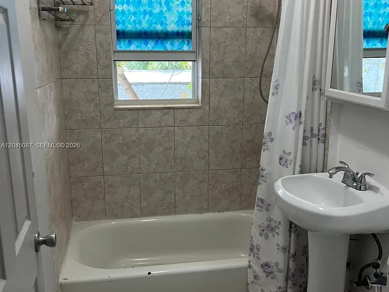 1322 SW 7th St #8 — Photo 18