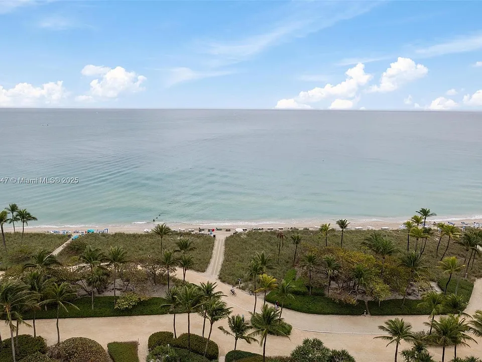 10175 Collins Ave #1202