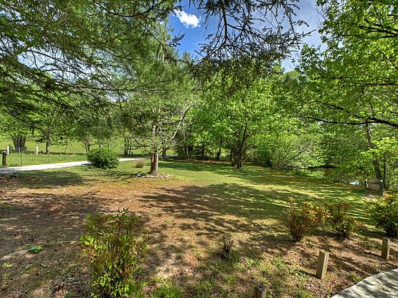 26th image of 111 Candlewood Ln