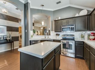 409 Flint Ct, Euless, TX 76040