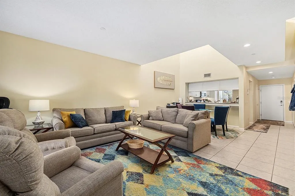 2 bed, 2.5 bath, 1590 sqft, $3,500 — Photo 2