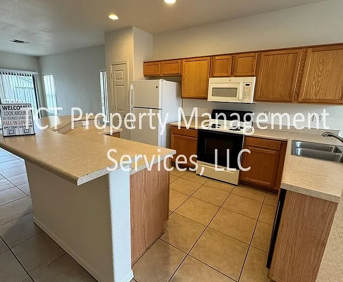 12859 W Sells Dr — Photo 3