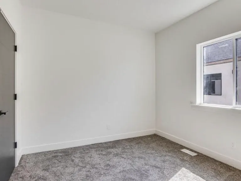 148 E 7085 S — Photo 11
