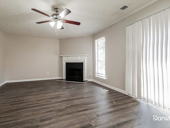 5th image of 691 Stonebridge Cres
