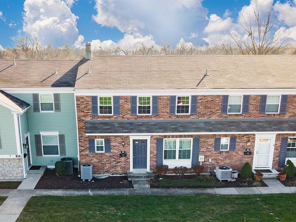 1st image of 41 Applewood Dr
