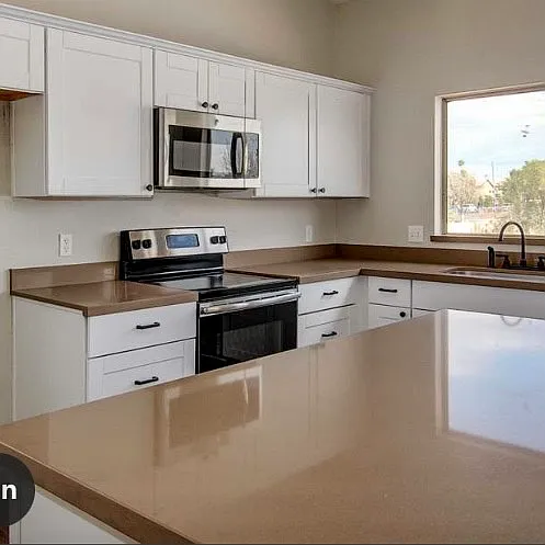 6 bed, 3444 sqft, $3,200 — Photo 4