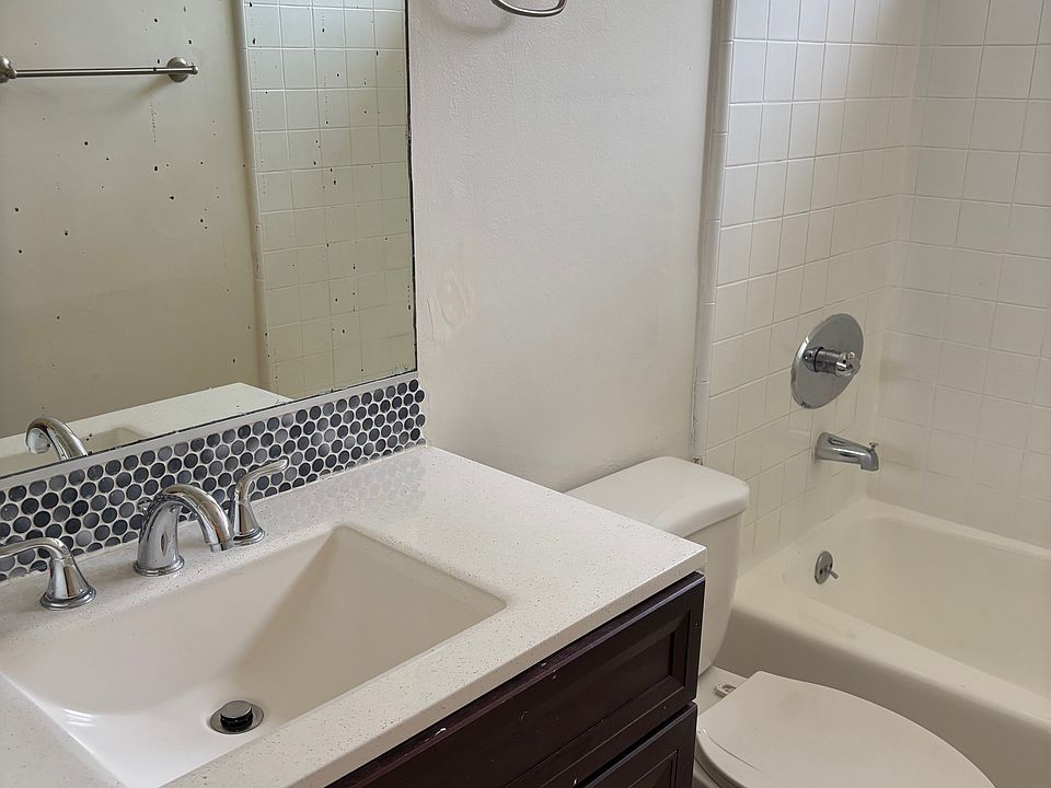 1st image of 12711 Matteson Ave APT 6