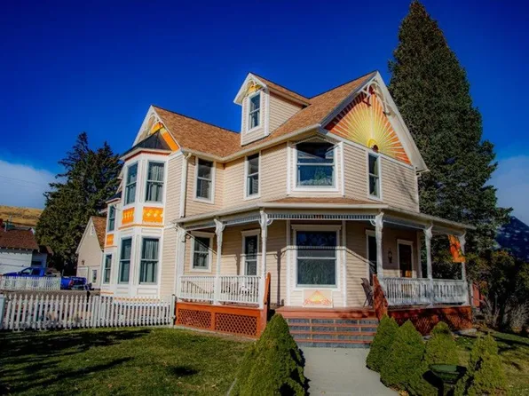 301 Hauser Ave N, Red Lodge, MT 59068