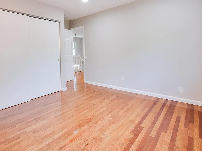 327 Royal Village Dr — Photo 37