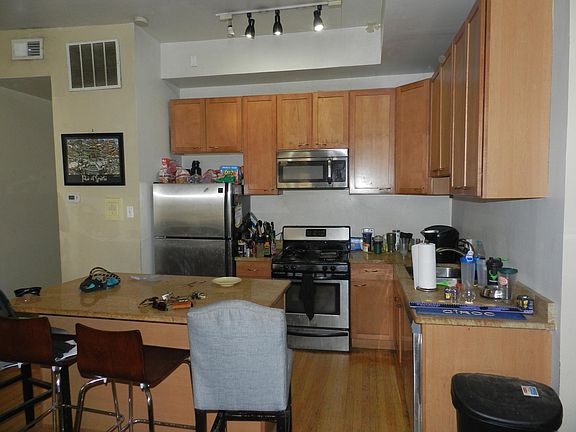 2nd image of 517 W Arlington Pl
