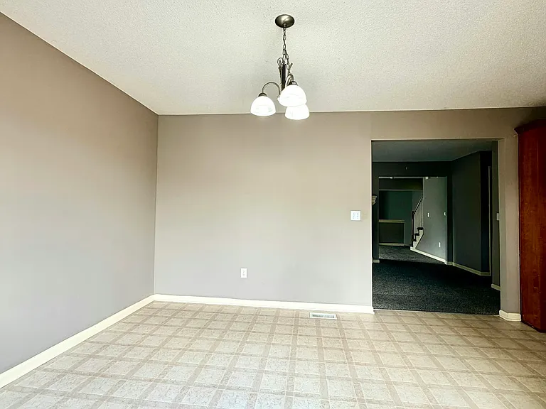 224 N Hedge Ln — Photo 10