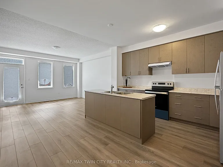 82 Gledhill Cres — Photo 8