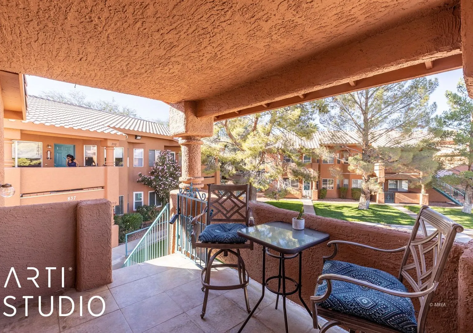 Beautiful 2-bedroom 2-bathroom upstairs unit located in the desirable Rock Springs II Community — Photo 3