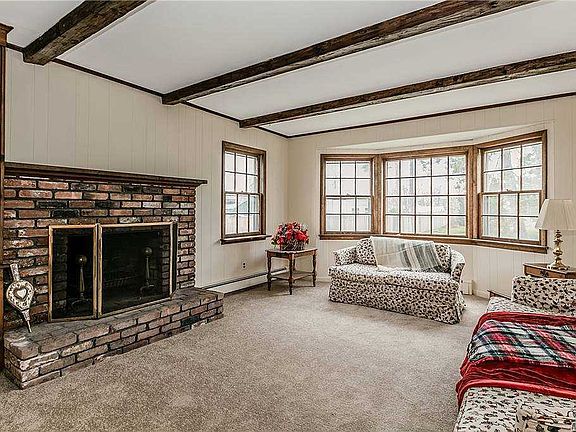 3rd image of 38 Avery Ave