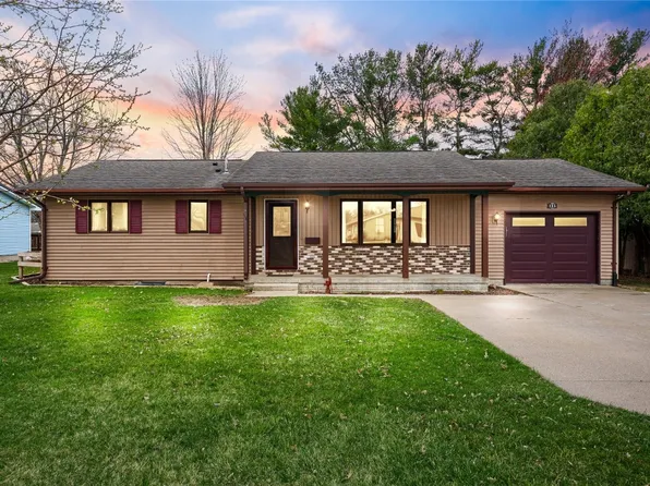105 Sunrise Dr, Tipton, IA 52772