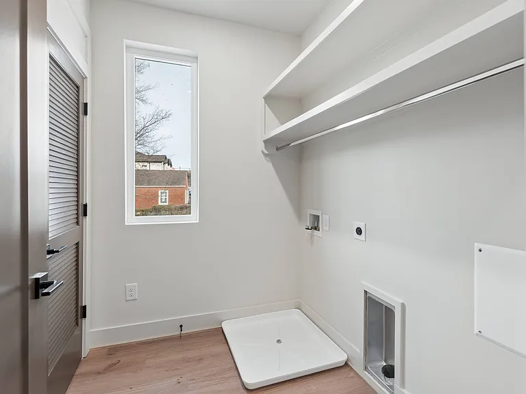 3916 Delaware Ave — Photo 22