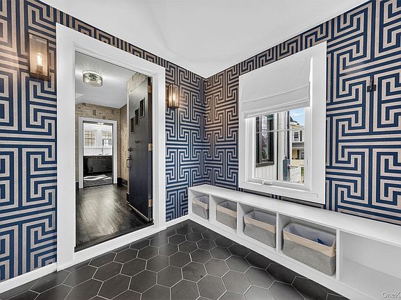 5th image of 32 Dutchess Terrace